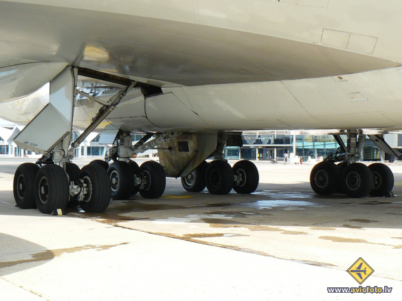 Boeing 747-446